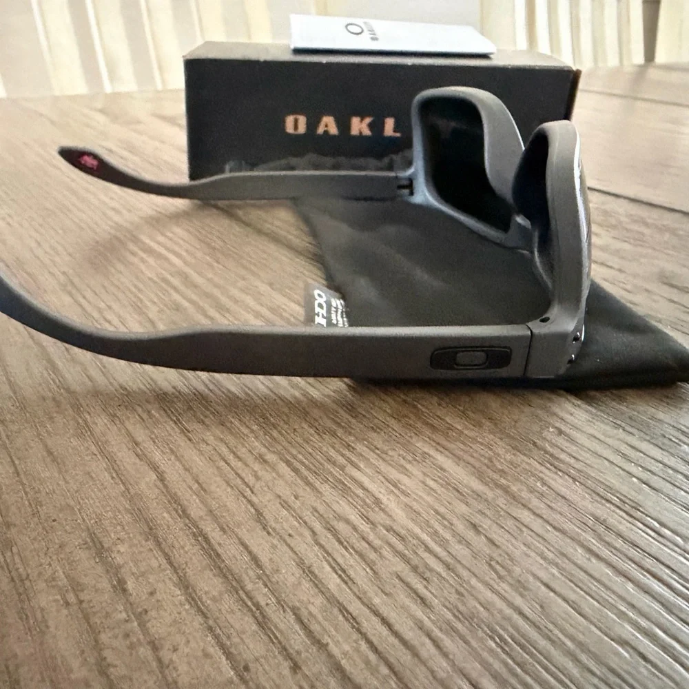 Oakley Holbrook XL Steel - Picture 2 of 4